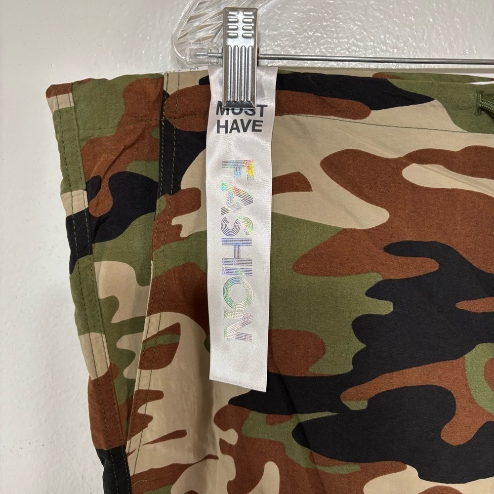 Tinseltown Camo Print High Rise Wide Leg Parachute Cargo Pants Size M NEW - Picture 3 of 6
